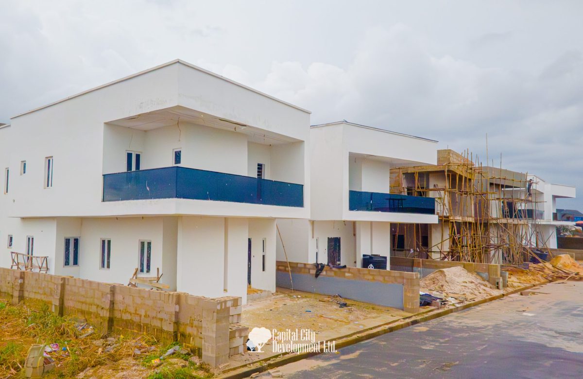 With BQ, family lounge, study room, ample parking space.