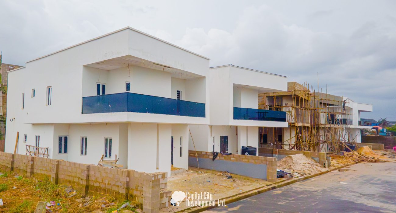 With BQ, family lounge, study room, ample parking space.