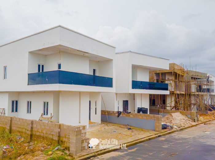 With BQ, family lounge, study room, ample parking space.