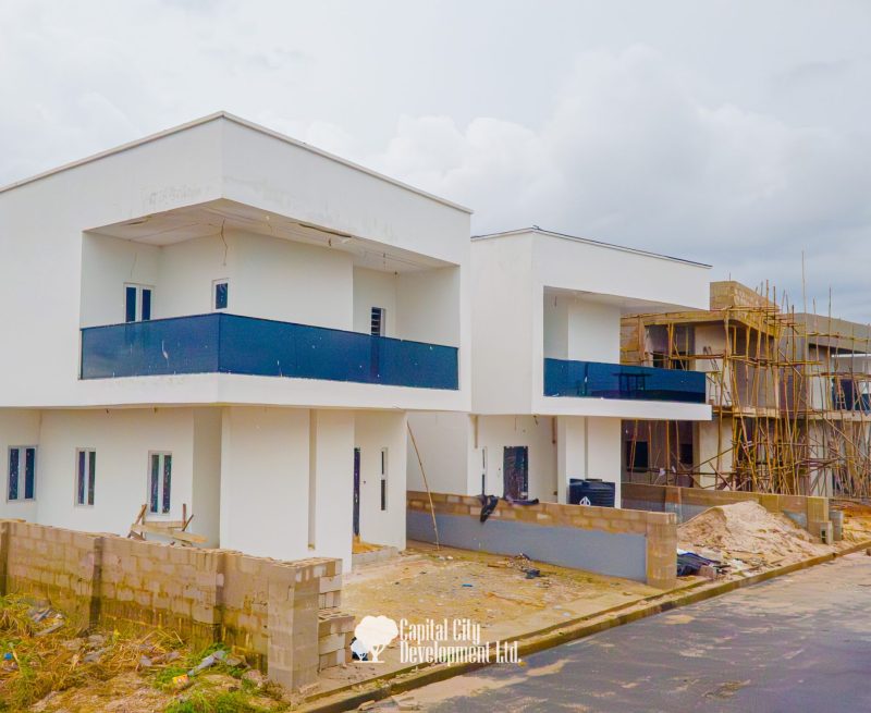 With BQ, family lounge, study room, ample parking space.